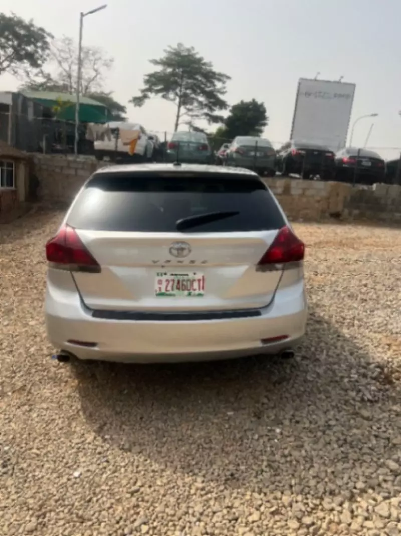 Toyota Venza   - 2013