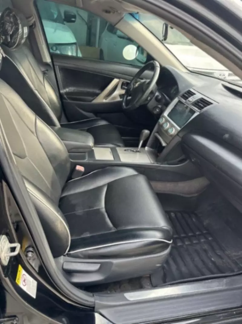 Toyota Camry - 2010