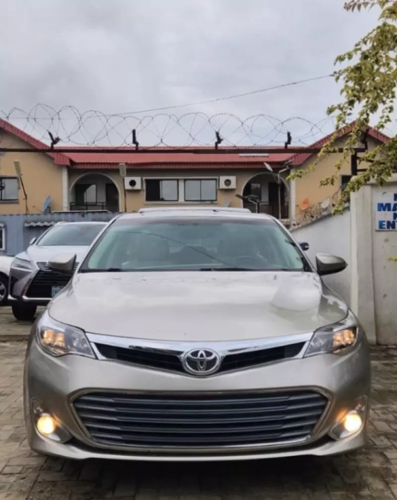 TOYOTA Avalon   - 2013