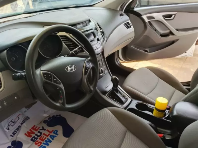 Hyundai Elantra   - 2014