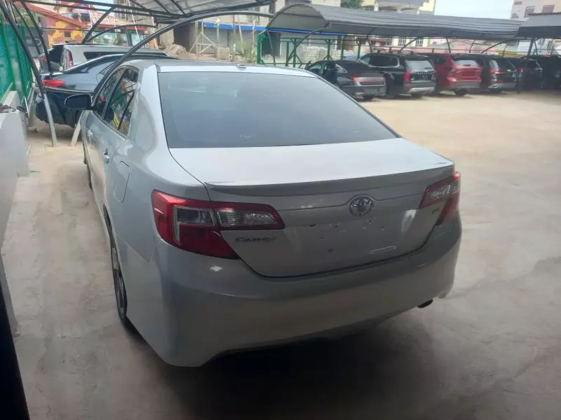Toyota Camry   - 2014