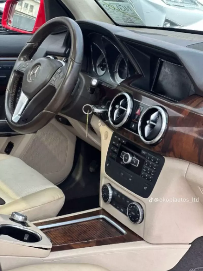 Mercedes-Benz GLK 350   - 2013