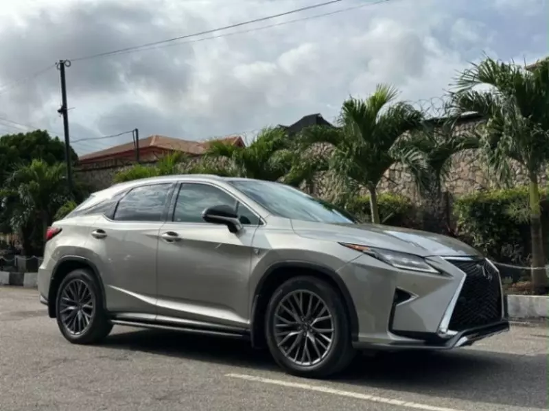 Lexus RX   - 2019