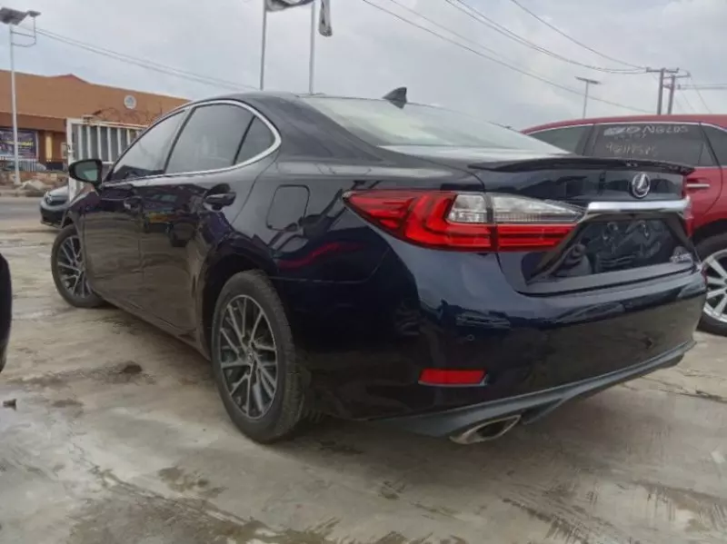 Lexus ES - 2017