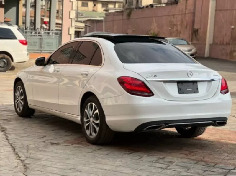 Mercedes-Benz C 300   - 2015