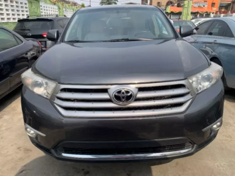 Toyota Highlander   - 2013