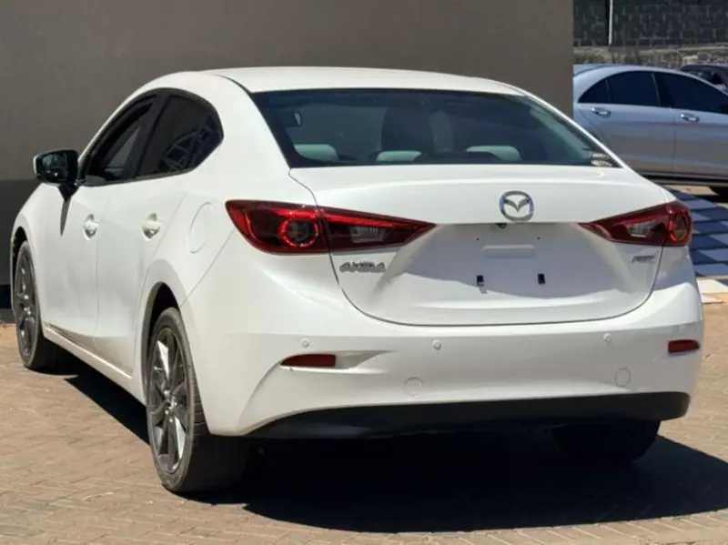 Mazda Axela    - 2018
