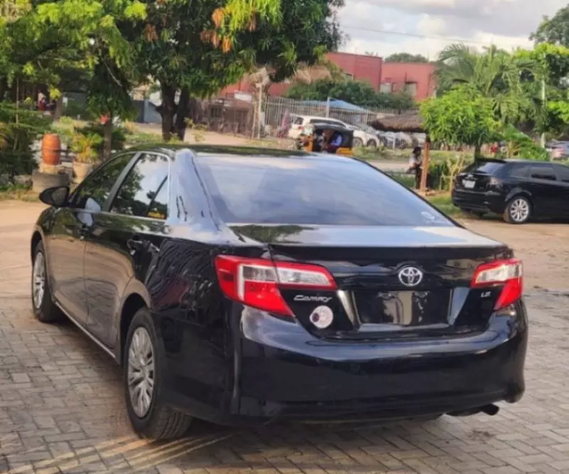 Toyota Camry   - 2012