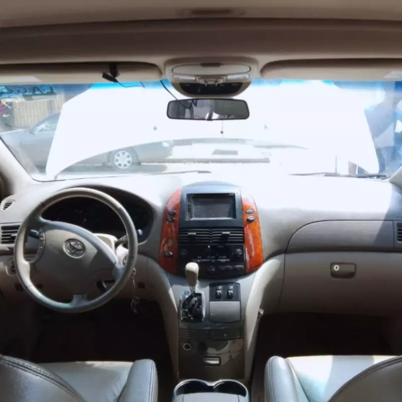 Toyota Sienna   - 2009