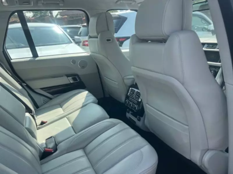 Land Rover Range Rover Vogue   - 2016
