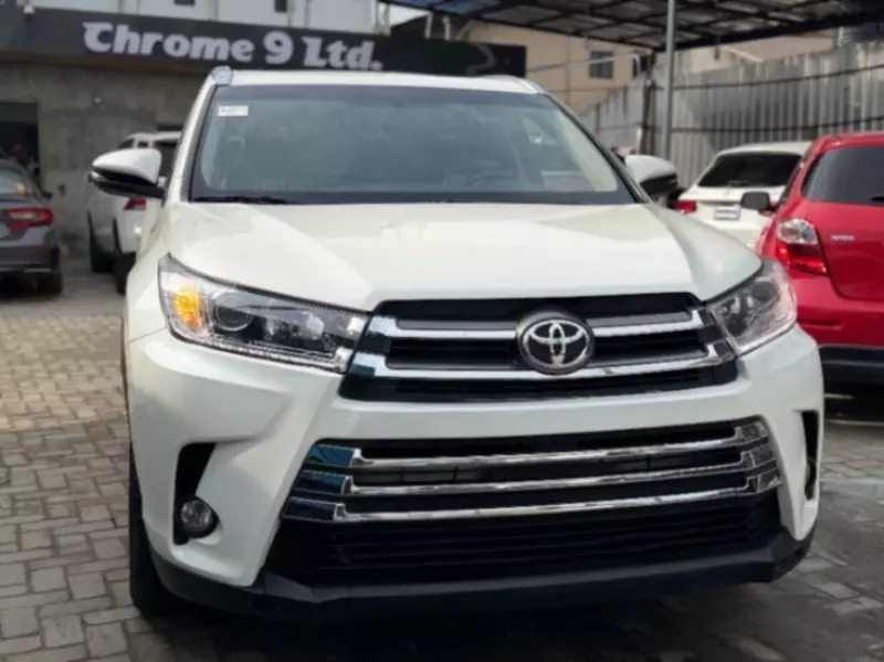 Toyota Highlander   - 2017
