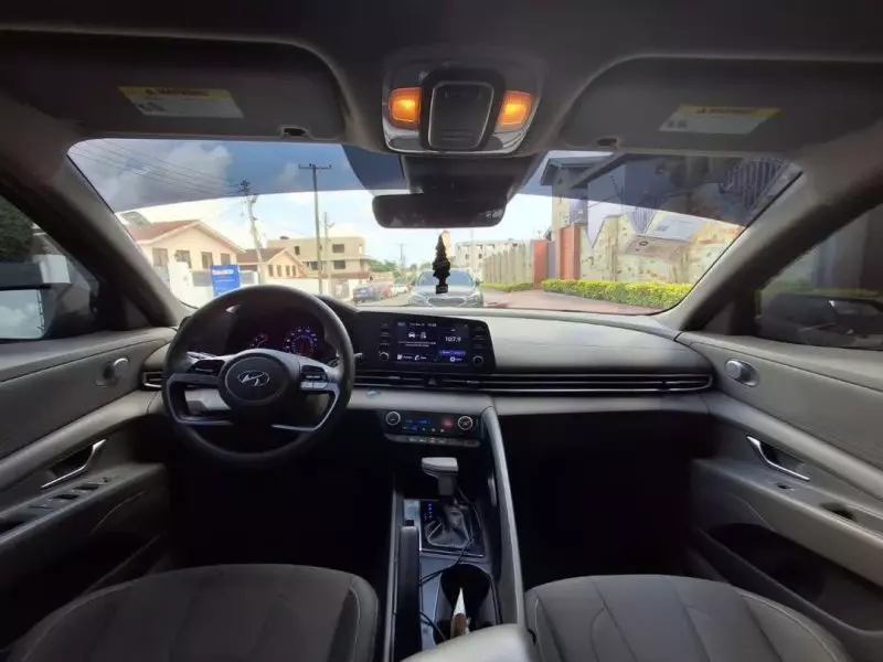 Hyundai Elantra - 2021