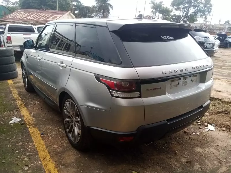 Land Rover Range Rover Sport   - 2016