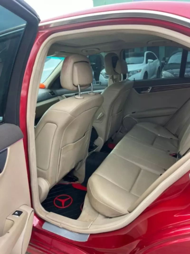 Mercedes-Benz C 300   - 2011