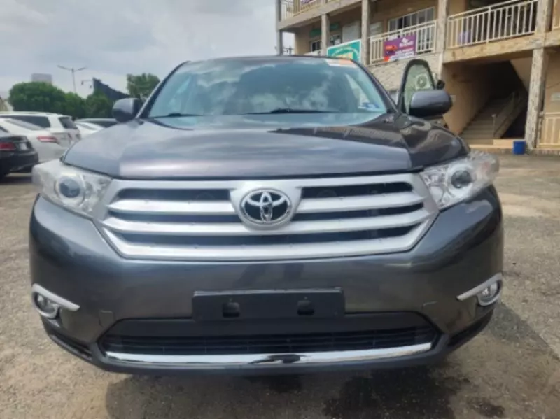 Toyota Highlander   - 2013