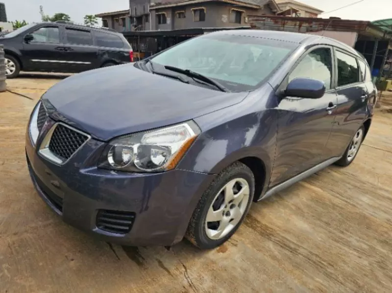 Pontiac Vibe   - 2009