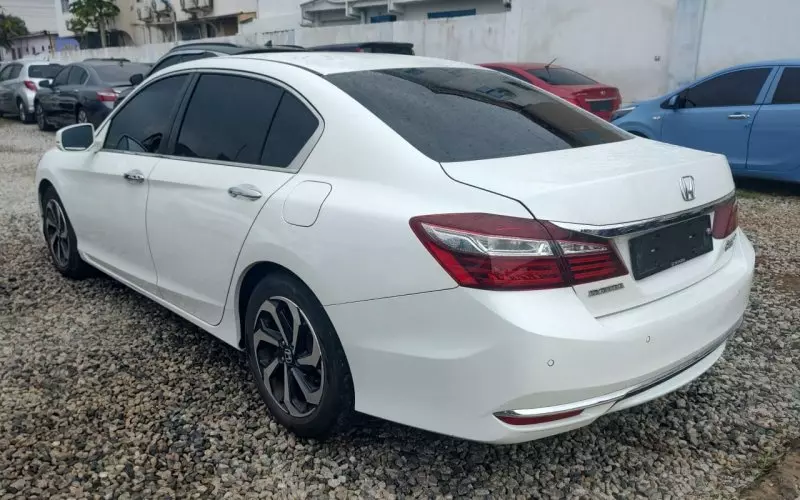 Honda Accord   - 2018