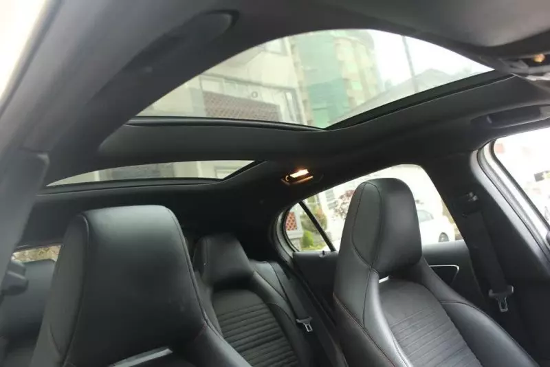 Mercedes-Benz GLA 180   - 2016