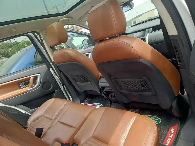 Land Rover Discovery Sport - 2015