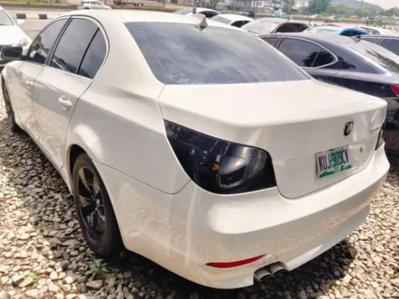 BMW 525i   - 2006