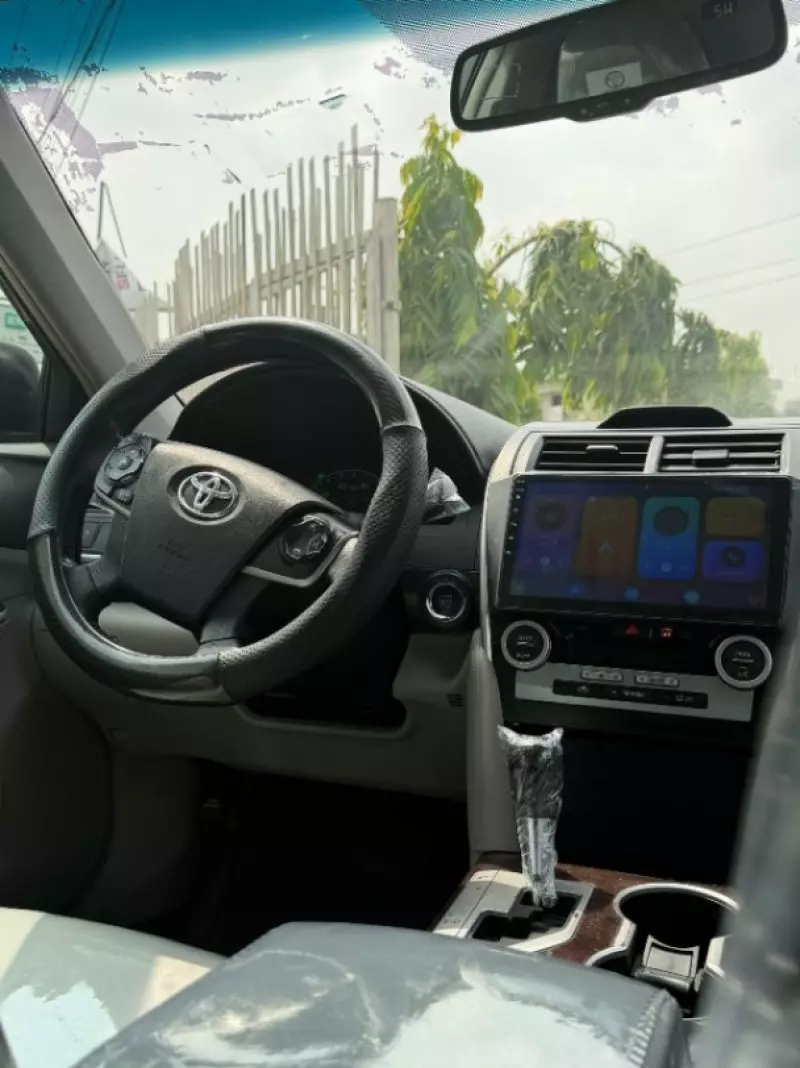 Toyota Camry   - 2013