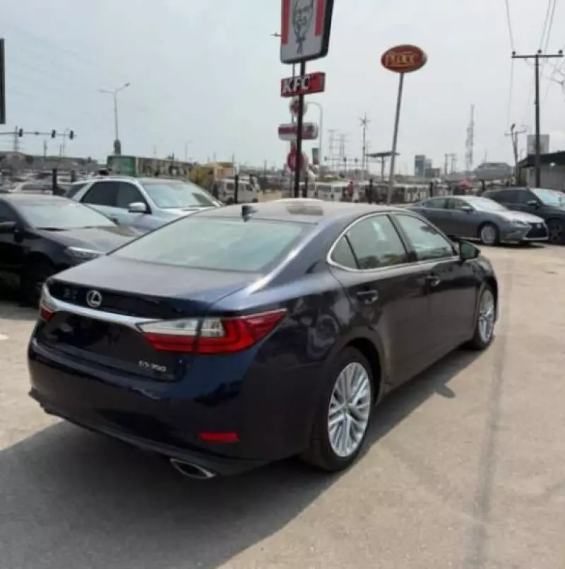 Lexus ES 350   - 2016