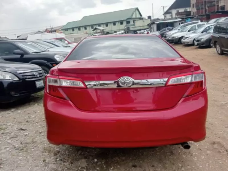 Toyota Camry   - 2013