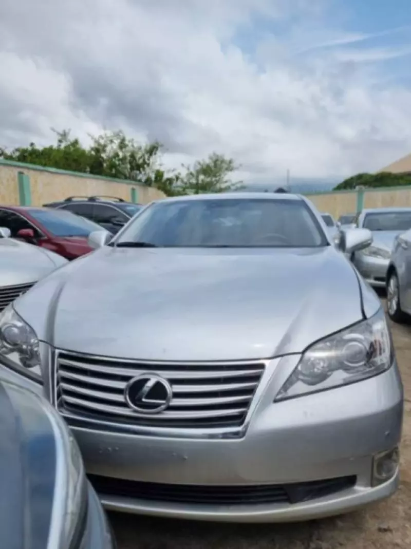 Lexus ES 350   - 2011