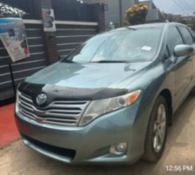 TOYOTA Venza   - 2010