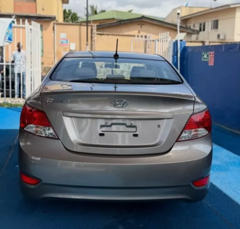 Hyundai Accent - 2014