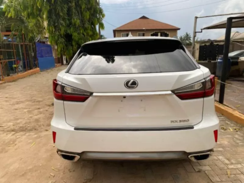 Lexus RX   - 2019