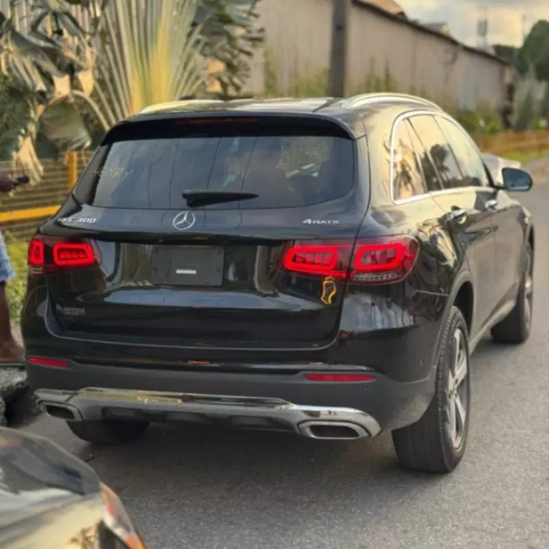 Mercedes-Benz GLC 300   - 2022