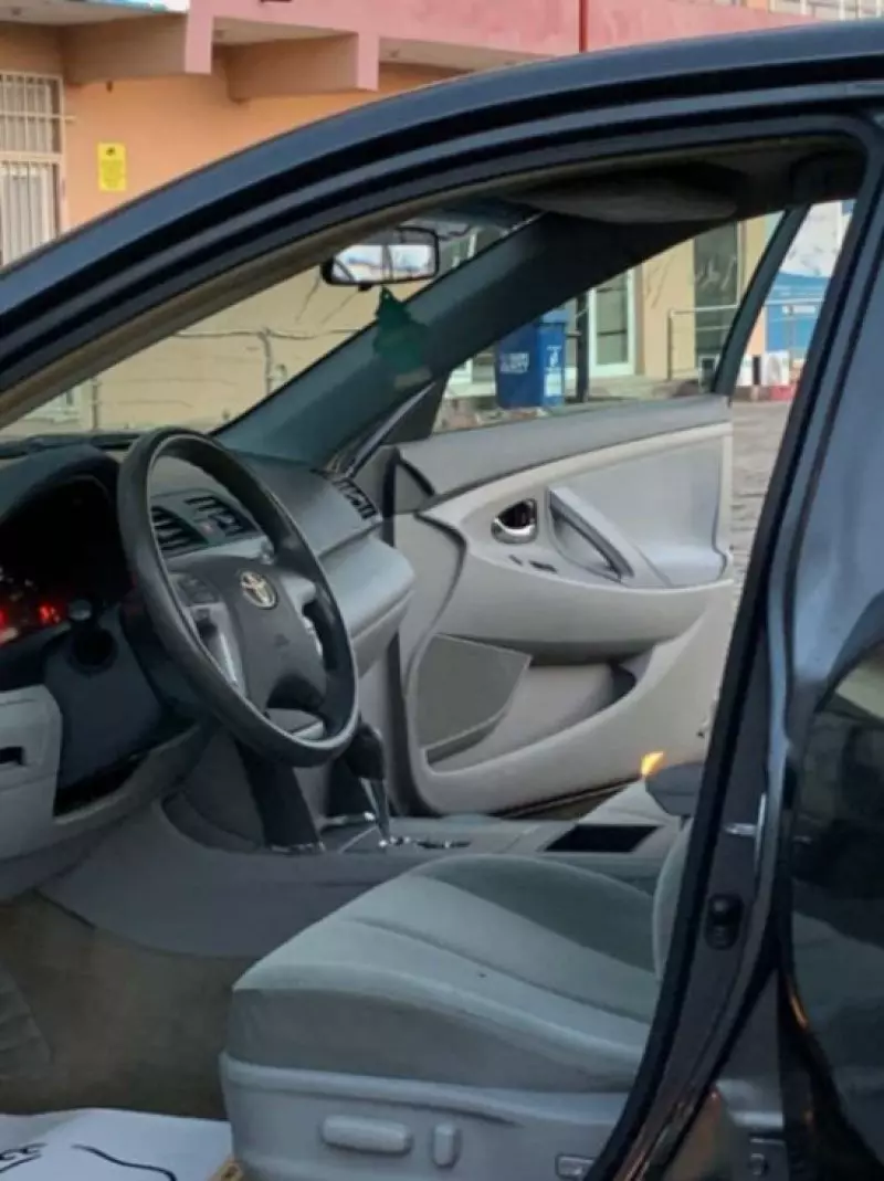 Toyota Camry   - 2009