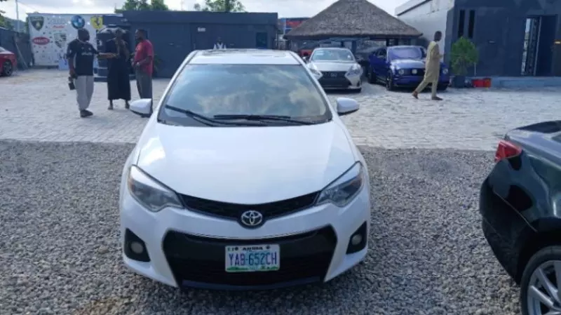 TOYOTA Corolla - 2014