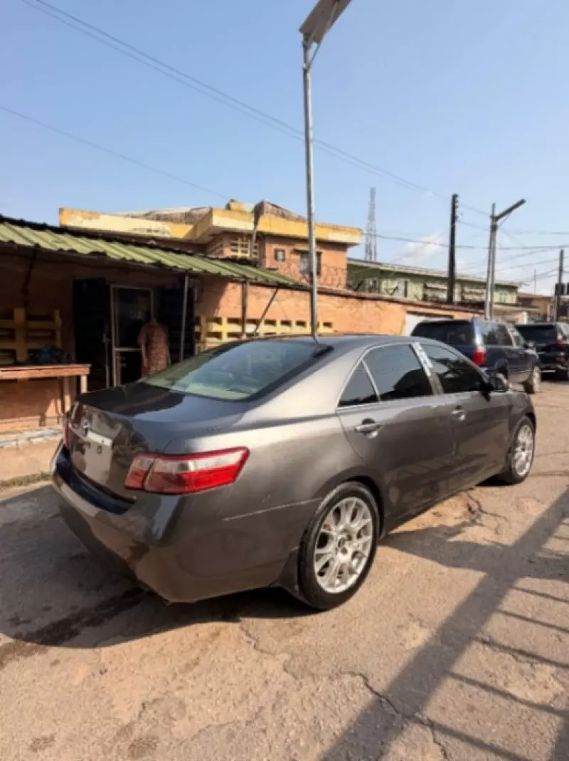 Toyota Camry   - 2012