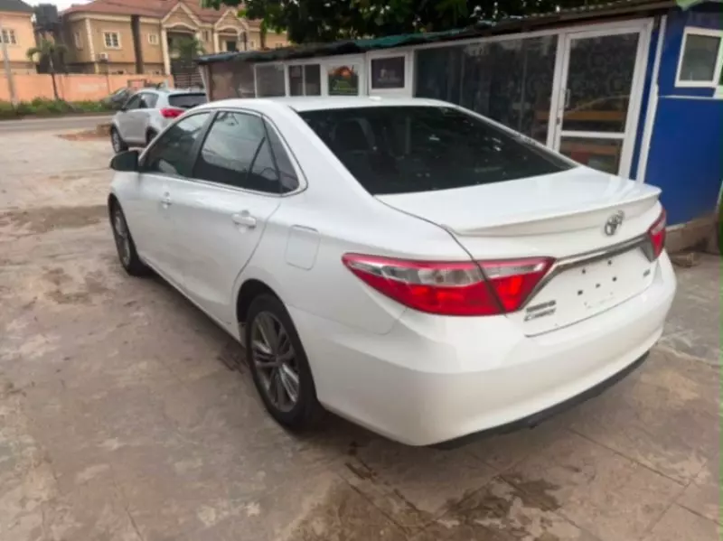 TOYOTA Camry - 2015