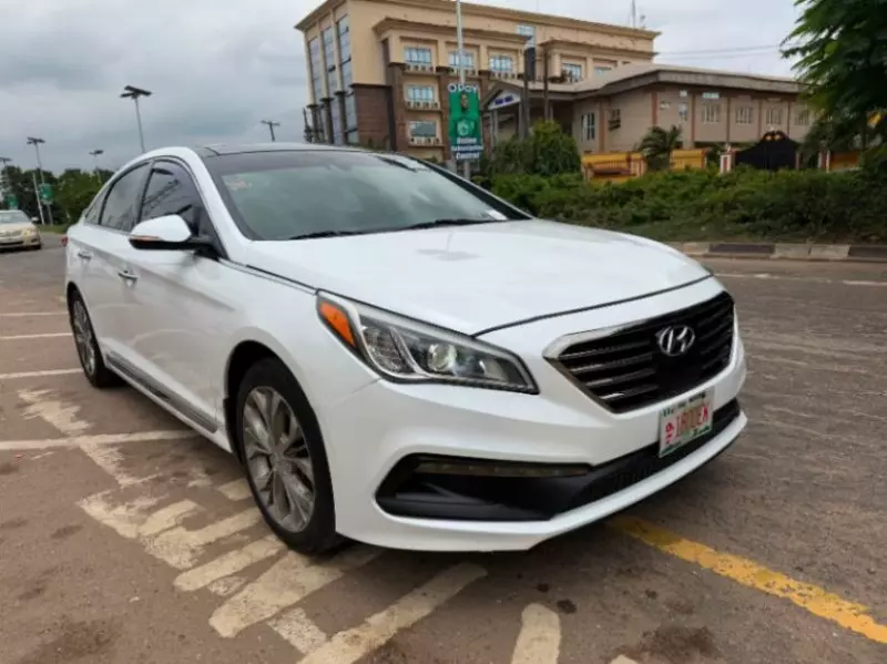 Hyundai Sonata   - 2015