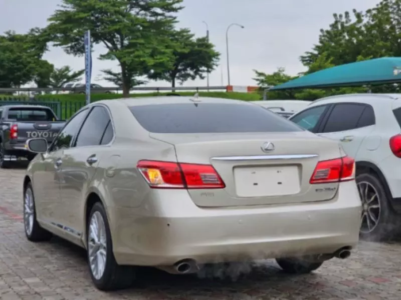Lexus ES 350   - 2012