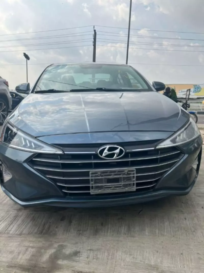 Hyundai Elantra   - 2018