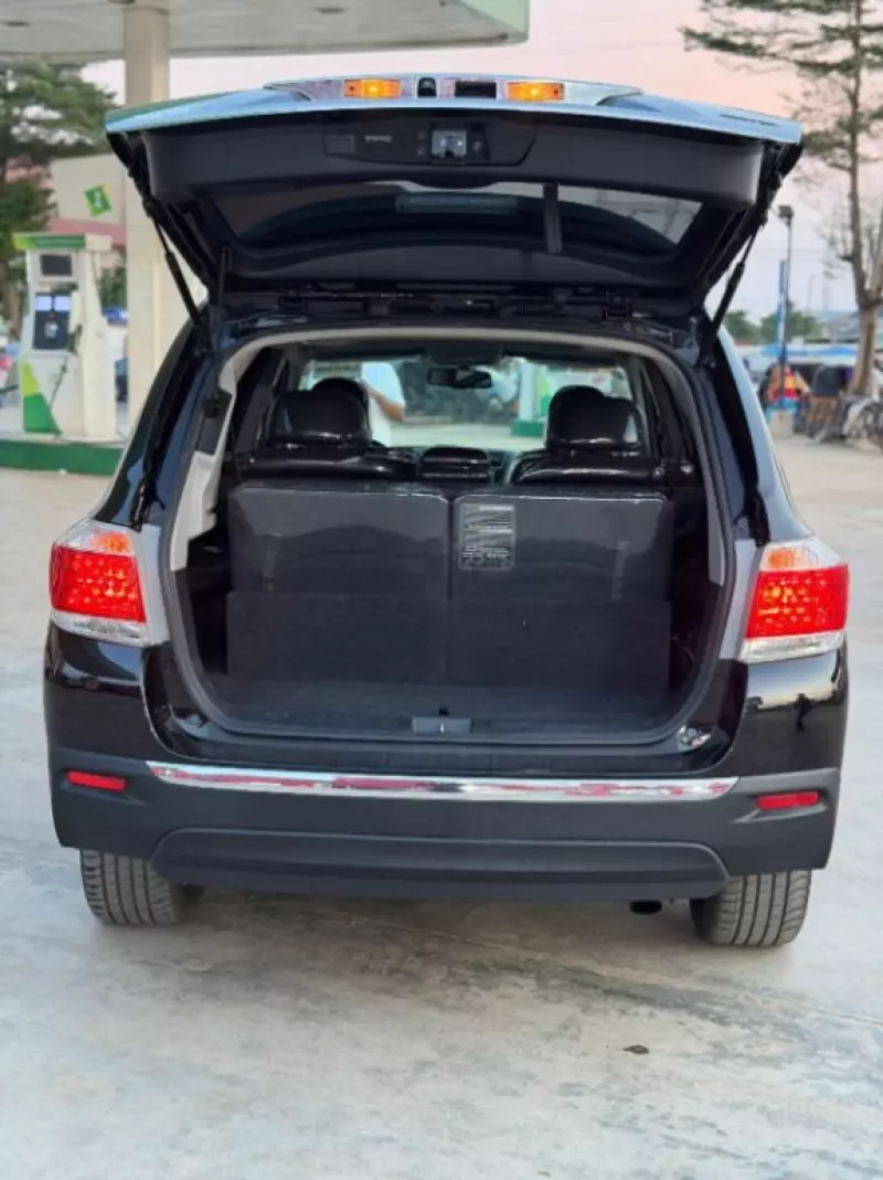 Toyota Highlander   - 2013