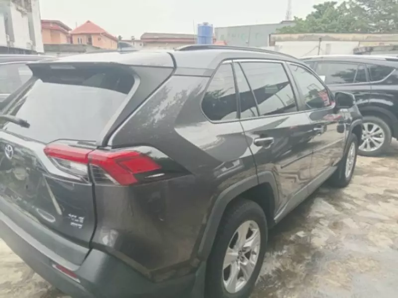 Toyota RAV4   - 2019