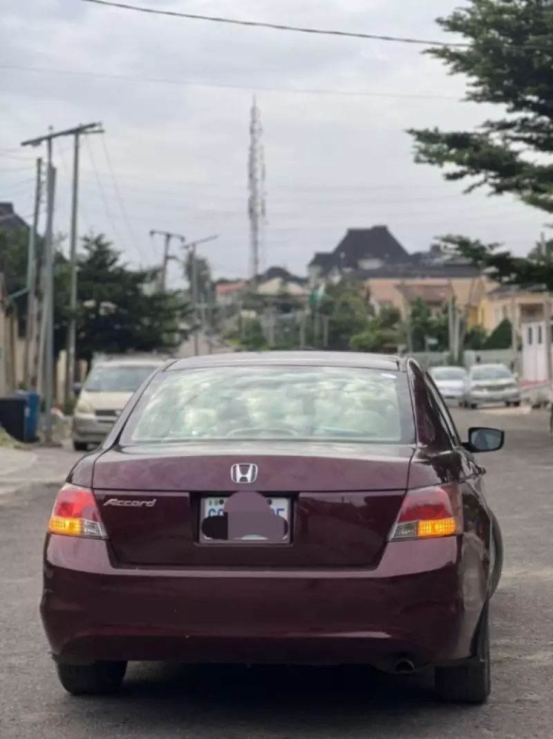 Honda Accord   - 2010