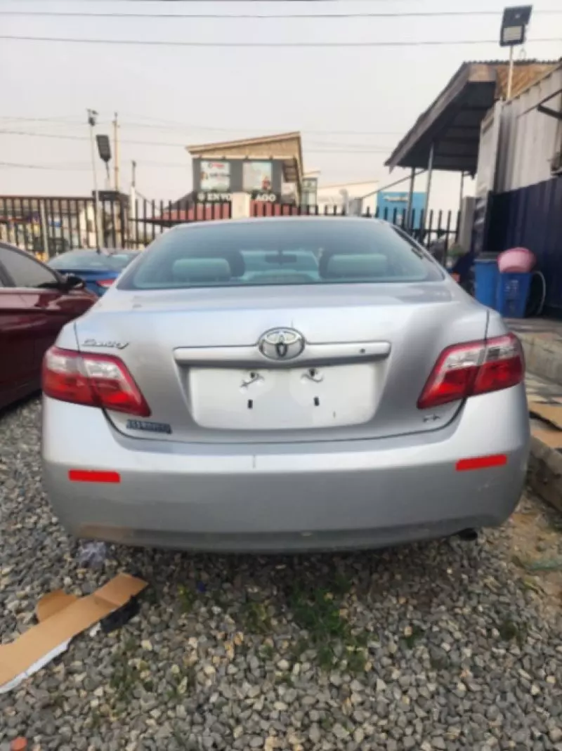 Toyota Camry - 2007