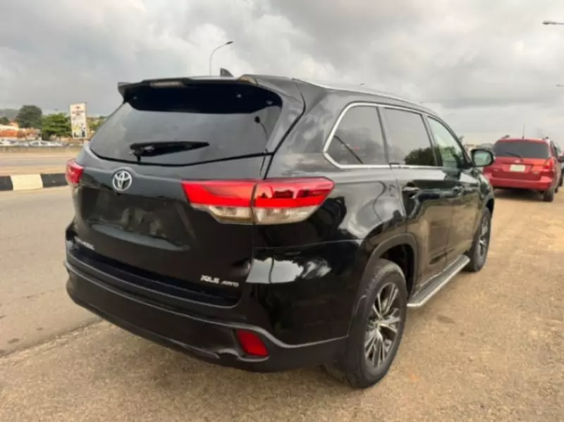 TOYOTA Highlander   - 2016