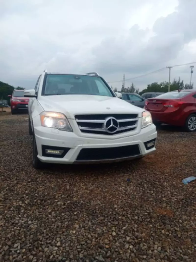 Mercedes-Benz GLK 350   - 2012