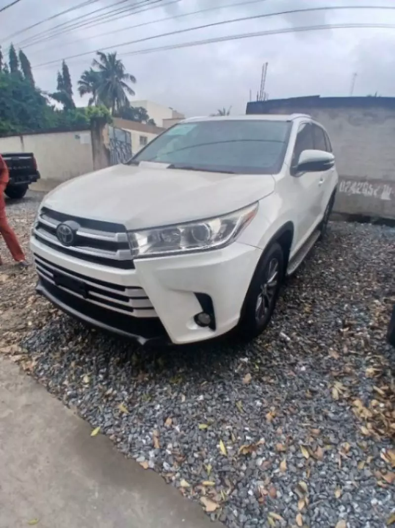 TOYOTA Highlander   - 2019