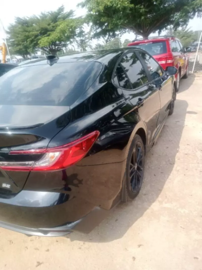 TOYOTA Camry   - 2025