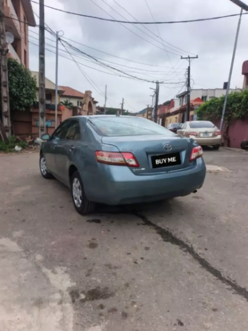 TOYOTA Camry   - 2010