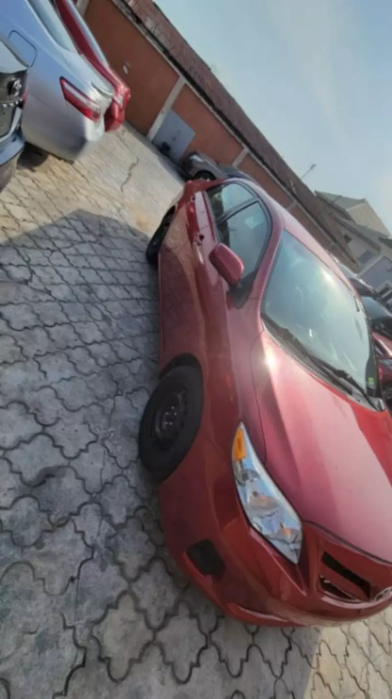Toyota corolla   - 2012