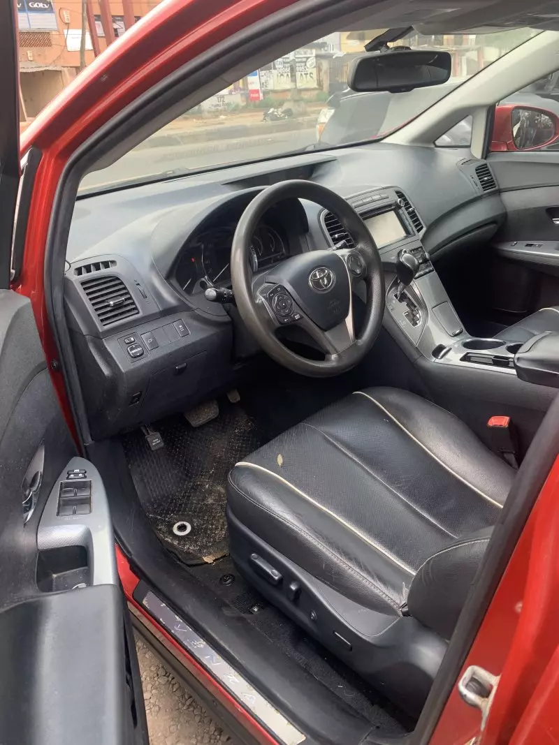 Toyota Venza   - 2013